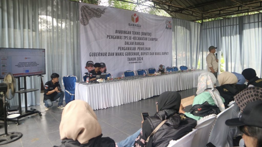 Panwascam Ciampea Gelar Bimtek dan Distribusikan Rekening Pengawas TPS