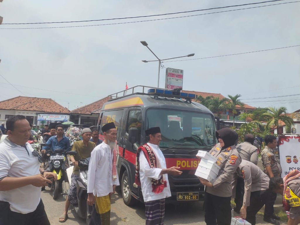 Jumat Berkah, Polres Indramayu Hadirkan Kepedulian untuk Warga