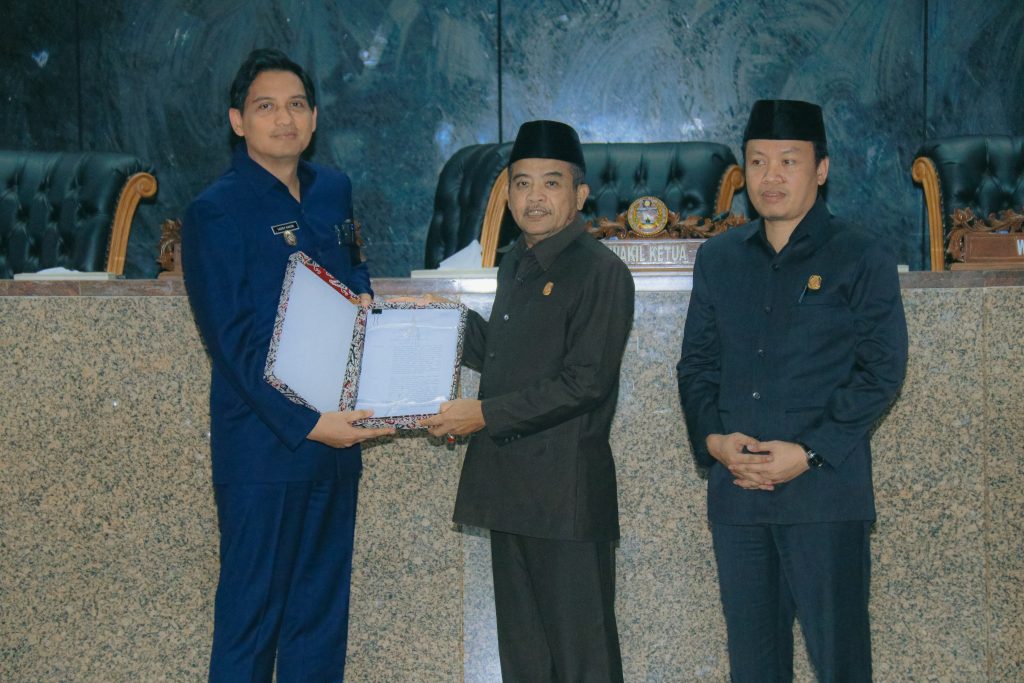 Bupati dan DPRD Indramayu Sepakati Perubahan PROPEMPERDA 2025