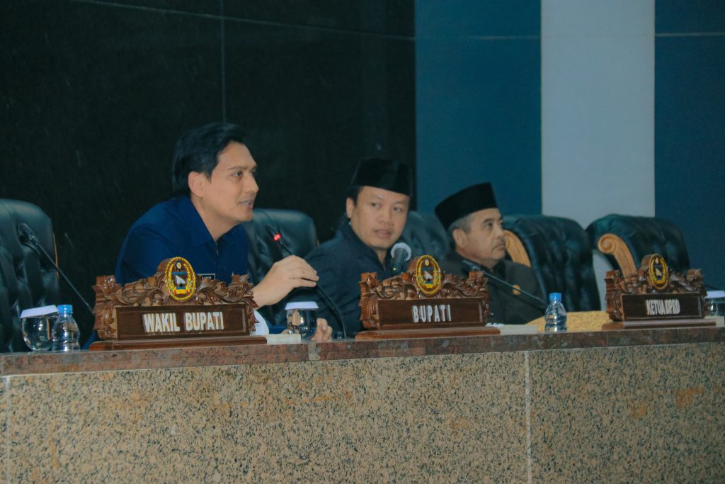 Empat Raperda Prioritas 2025 Disampaikan Bapemperda DPRD Indramayu