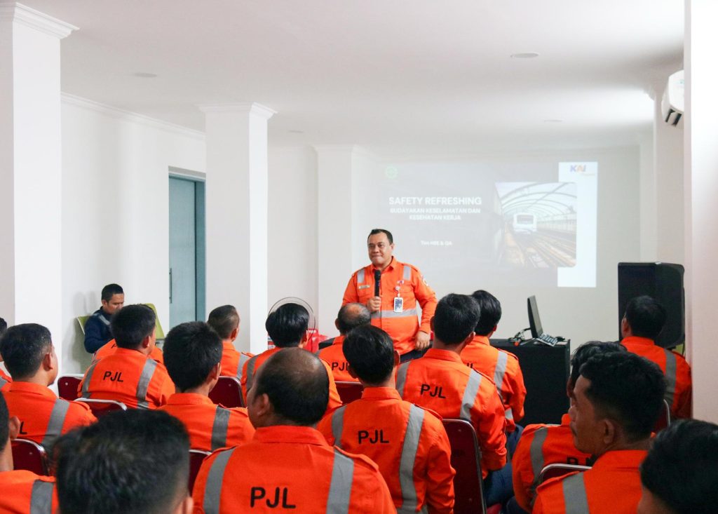KAI Beri Pelatihan PJL, Garda Terdepan Keselamatan di Perlintasan KA
