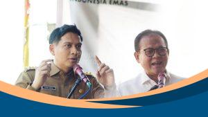 Bupati Lucky Hakim dan anggota Komisi IV DPR RI meninjau tambak rumput laut di Desa Cemara, Kecamatan Cantigi, Indramayu.