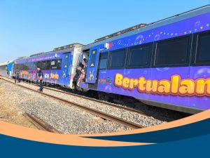 kereta Argo Bromo Anggrek yang anjlok di Stasiun Pegaden Baru