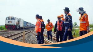 Pemeriksaan lintas jalan kaki oleh Manajemen KAI Daop 3 Cirebon