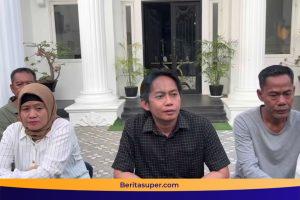 Pers konferens pengacara Toni RM dan keluarga Putri Apriyani