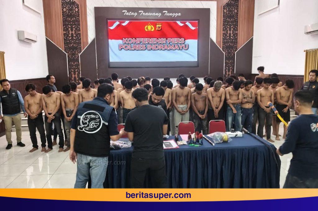 Geger di Indramayu! 58 Orang Diduga Anarko Diamankan, Polisi Temukan Bom Molotov 58 pelaku anarko di Indramayu