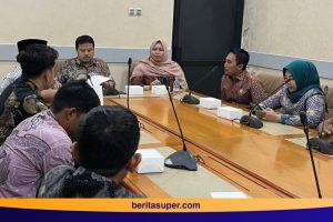Komisi I DPRD Indramayu menerima audensi Aliansi Masyarakat Desa se-Kecamatan Krangkeng