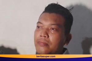 Evan, saksi kunci kasus pembunuhan satu keluarga di Indramayu, memberikan keterangan kepada media.