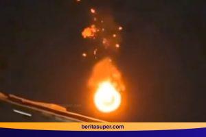 Tangkapan Layar Fenomena Meteor Jatuh