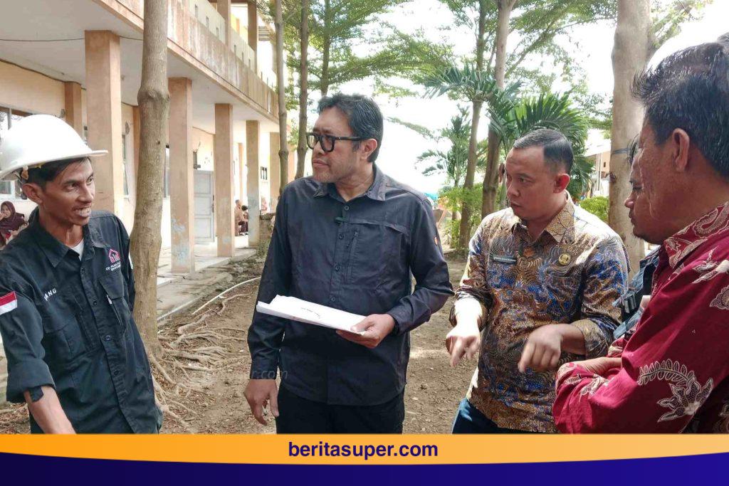 Ono Surono Libatkan Inspektorat Awasi Proyek SMAN 1 Bongas, Cegah Penyimpangan Wakil Ketua DPRD Jawa Barat, Ono Surono, kembali meninjau proyek rehabilitasi SMA Negeri 1 Bongas pada Jumat (24/10/2025).