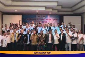 Dokumentasi Foto bersama Seluruh panitia dan peserta UKW SMSI Indramayu