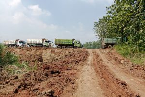 Lokasi tambang ilegal di mekar waru gantar.