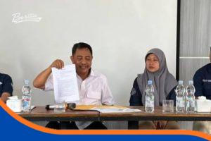 H. Nurpan, Dirut Perumdam Tirta Dharma Ayu, konferensi pers.