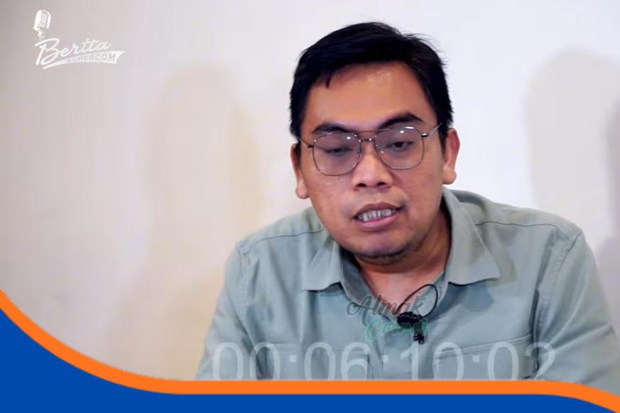 Carkaya saat menjadi narasumber podcast Almak Corner membahas polemik PDAM Indramayu dan dugaan black transfer dana operasional.
