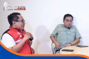 Podcast Almak Corner membahas polemik PDAM Indramayu dan desakan nonaktifkan Direktur Utama terkait dugaan pemindahan dana.