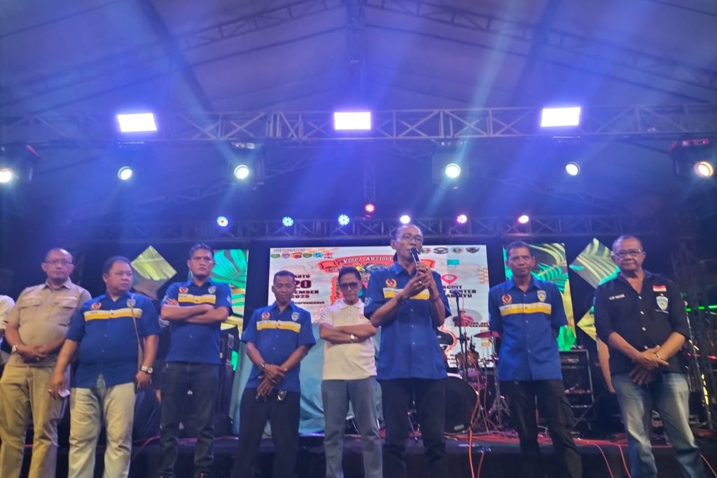 Foto Jajaran pengurus IMI Indramayu saat pembukaan Jambore Otomotif IMI Indramayu.
