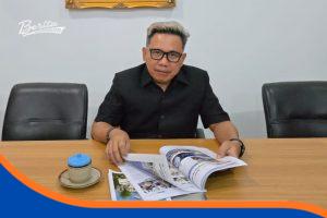Edi Fauzi saat memberikan keterangan kepada media mengenai polemik revitalisasi Pasar Wanguk