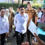 Wakil Bupati Bandung Ali Syakieb mendampingi Wakil Menteri Kesehatan dan Wakil Menteri Dalam Negeri saat kunjungan kerja terkait program eliminasi TBC di Soreang Kabupaten Bandung.