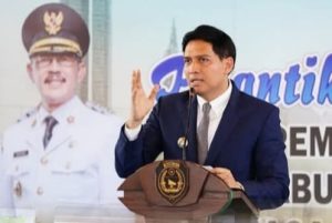 Bupati Lucky Hakim memaparkan capaian satu tahun kepemimpinannya dalam menjalankan program percepatan pembangunan di Kabupaten Indramayu.
