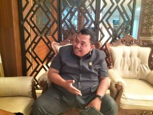 Kiki Arindi Wakil Ketua Komisi III DPRD Indramayu soroti kendaraan dinas pelat luar daerah yang berpotensi kurangi PAD