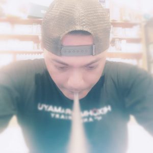 Ilustrasi rokok elektrik vape terkait wacana larangan total dalam RUU Narkotika di Indonesia