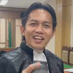 Toni RM kuasa hukum menyampaikan kritik terhadap kinerja polisi dalam penanganan kasus pembunuhan di Indramayu