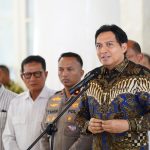 Dirjen Perikanan Budidaya Tb. Haeru Rahayu bersama Lucky Hakim saat konferensi pers di Pendopo Indramayu membahas program revitalisasi tambak Pantura