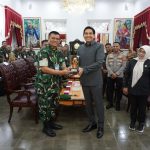 Bupati Lucky Hakim menerima kunjungan perwira siswa Sekolah Staf dan Komando Angkatan Darat dalam kegiatan KKL di Pendopo Indramayu