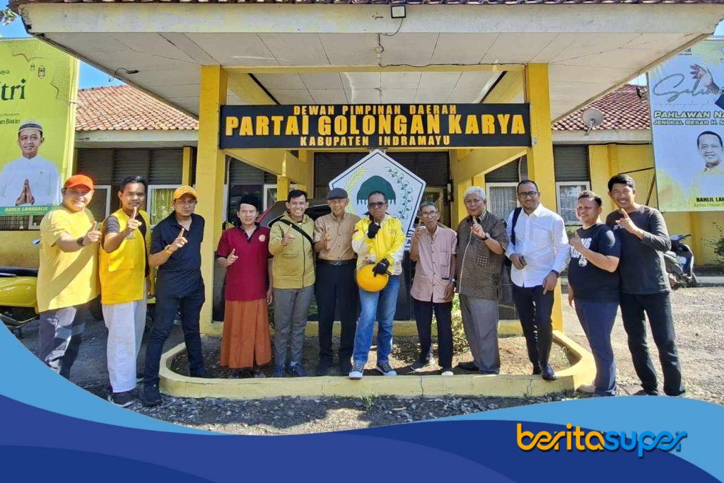 BSN Partai Golkar Safari ke Indramayu, Targetkan Saksi Profesional untuk Pemilu 2029 Kepala BSN DPP Partai Golkar Syahmud Ngabalin saat safari politik di Kantor DPD Partai Golkar Indramayu bersama pengurus daerah.