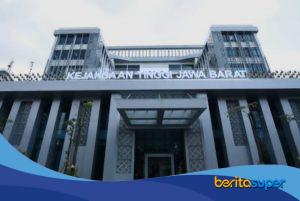 Kasi Penkum Kejati Jawa Barat Nur Sricahyawijaya memberikan keterangan terkait perkembangan perkara yang dikaitkan dengan Wakil Bupati Indramayu Syaefudin.