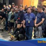 Petugas Polda Jawa Barat mengamankan tersangka dugaan penyekapan dan penganiayaan terhadap perempuan berinisial YTR di wilayah Majalaya, Kabupaten Bandung.