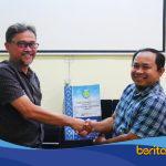 Prosesi serah terima jabatan Komite Medik RSUD Indramayu yang dihadiri jajaran manajemen dan tenaga medis.