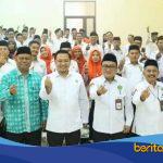 Kasi Intelijen Kejari Indramayu Tomy Novendri memberikan edukasi hukum kepada para kepala madrasah dalam kegiatan yang diselenggarakan Kementerian Agama Kabupaten Indramayu