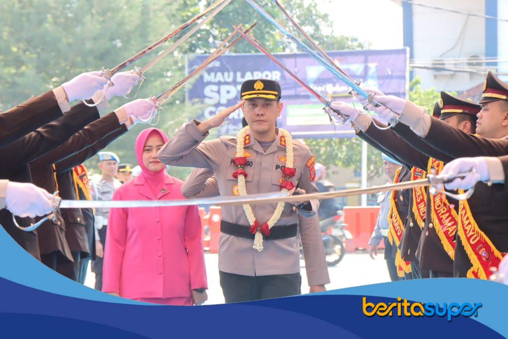 Sertijab Kapolres Indramayu dari AKBP Mochamad Fajar Gemilang kepada AKBP Prianggo PM
