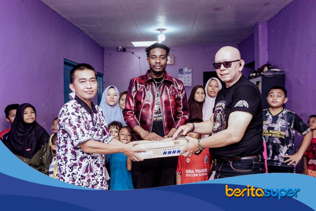 Lendenk N’D Gank dan Viking Gelar Bakti Sosial di Depok dan Bogor Lendenk N'D Gank Chapter Timur bersama Viking Depok dan Viking Bogor menyerahkan bantuan sosial kepada yayasan di Depok dan Bogor.