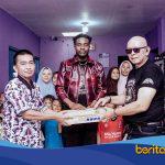 Lendenk N'D Gank Chapter Timur bersama Viking Depok dan Viking Bogor menyerahkan bantuan sosial kepada yayasan di Depok dan Bogor.